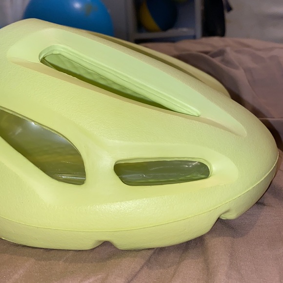 EVA Foam Future RNNR Foam Runner Highlighter Volt Mens Size 12-13 (46-47) New - Picture 4 of 14